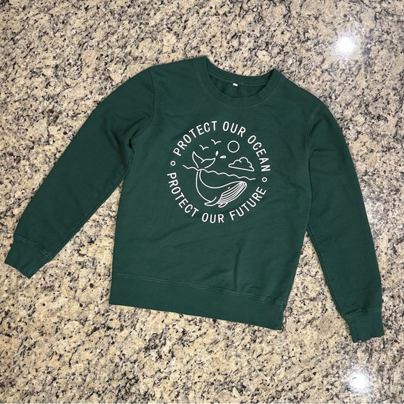 Source Unknown Tops - Green Size S “Protect Our Ocean Protect Our Future” Pullover Crewneck Sweater